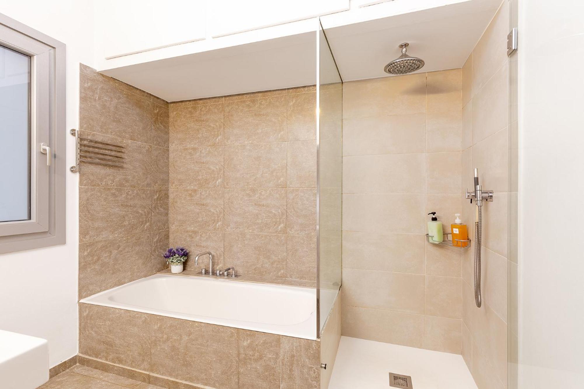 Large & Beautiful Apartment 4Min From Passeig De Gracia 巴塞罗那 外观 照片